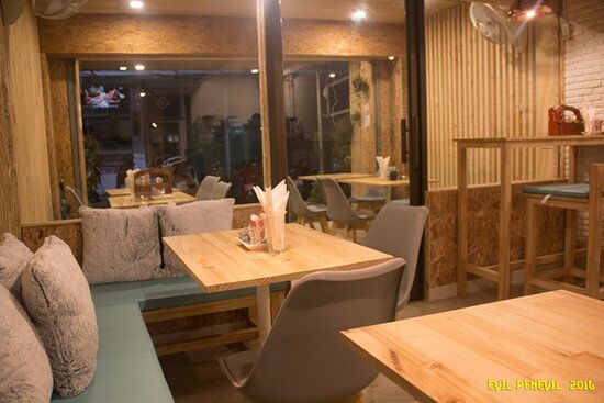White Pines Cafe